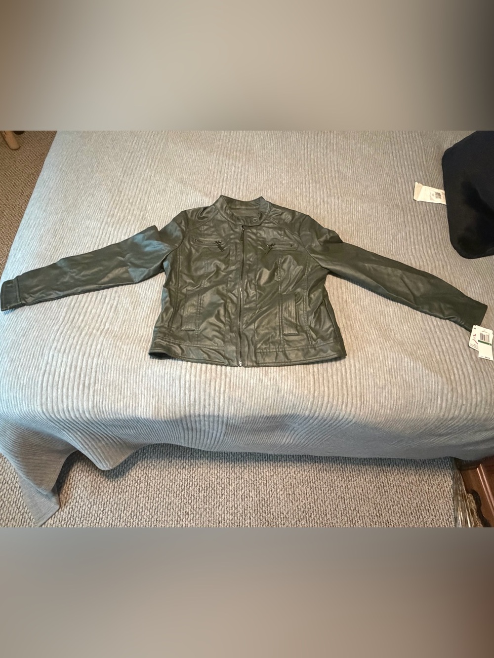 NWT Macy's Jou Jou Green Faux Leather Moto Jacket with Faux Fur Lining, Large